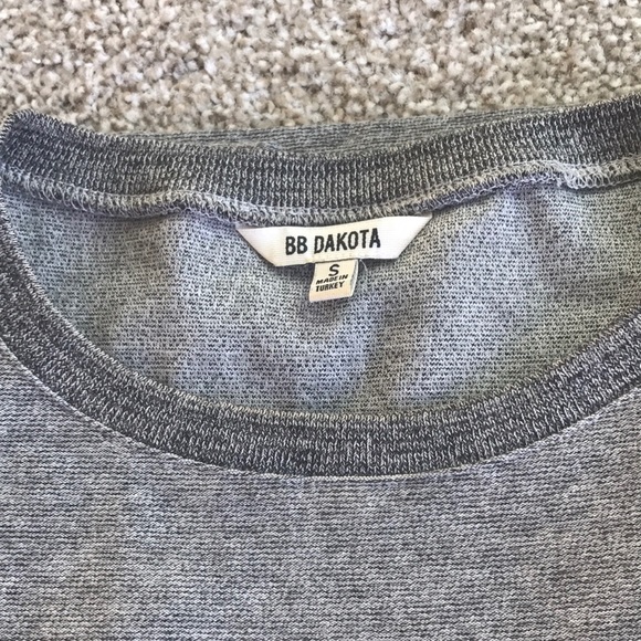 BB Dakota Gray Sweater with Flower Detail - Picture 3 of 6